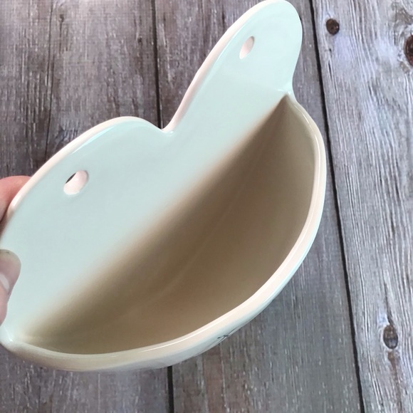 Rae Dunn Artesian Ivory Ceramic XOXO Wall Planter - Picture 3 of 6